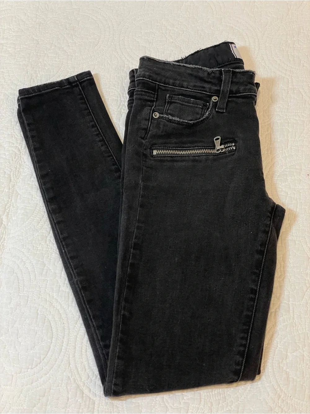 💥3/$50 PAIGE Black Skinny Jeans with Stretch Fit and Moto Zipper Pockets | Sz 28